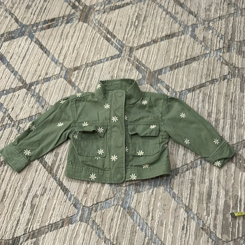 Baby gap • army green daisy embroidered jacket